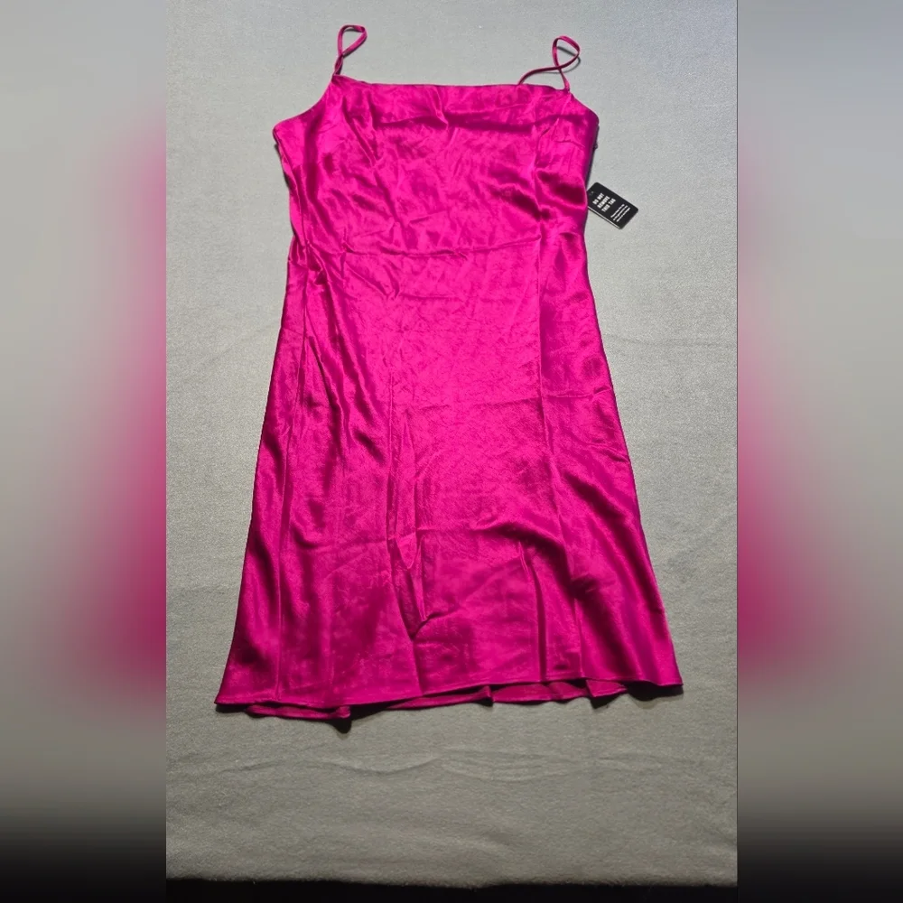 Express NWT Fuchsia Spaghetti Strap Mini Dress PTP 19 Length 32 - Picture 3 of 7
